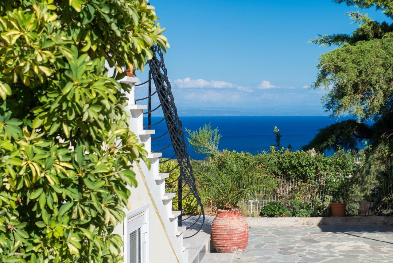Fiore Hill Sea View Studios Василікос Номер фото